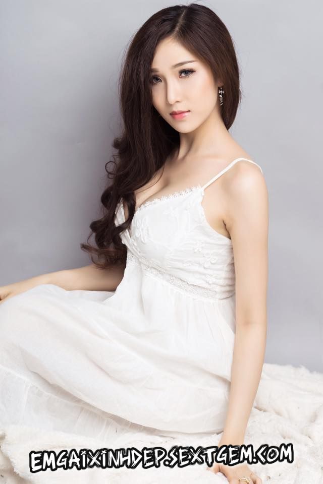 Ảnh Facebook Hot Girl Ngực Khủng